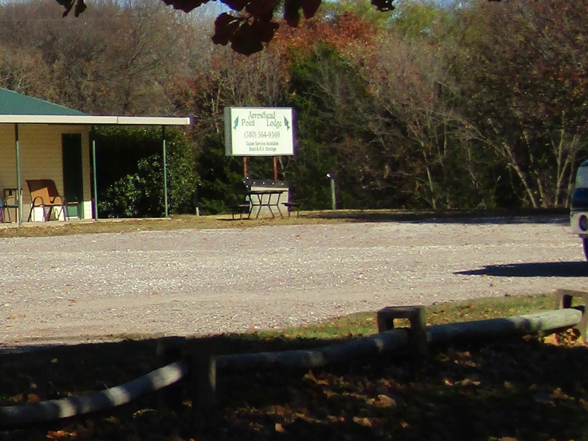 Arrowhead Point Lodge & Campground Kingston エクステリア 写真